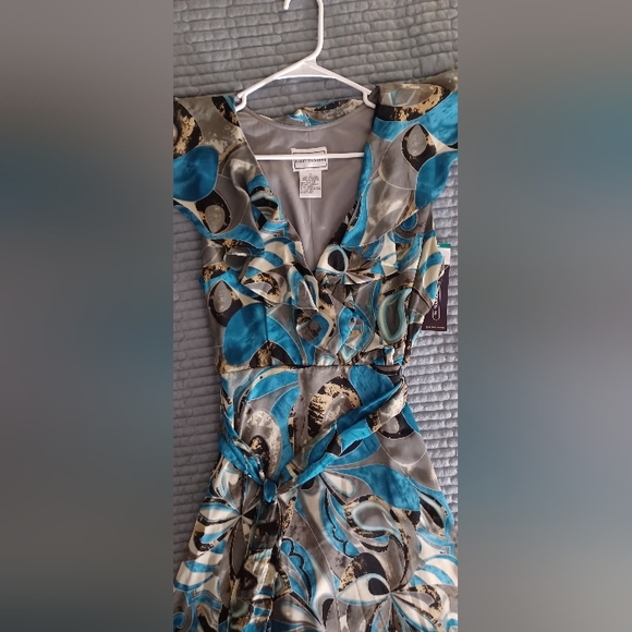 Karin Steven's (10) Dress w/tie belt - New with Tags - Picture 3 of 8